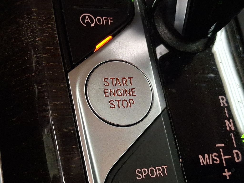 Thumbnail: 2020 BMW 3 Series - 21