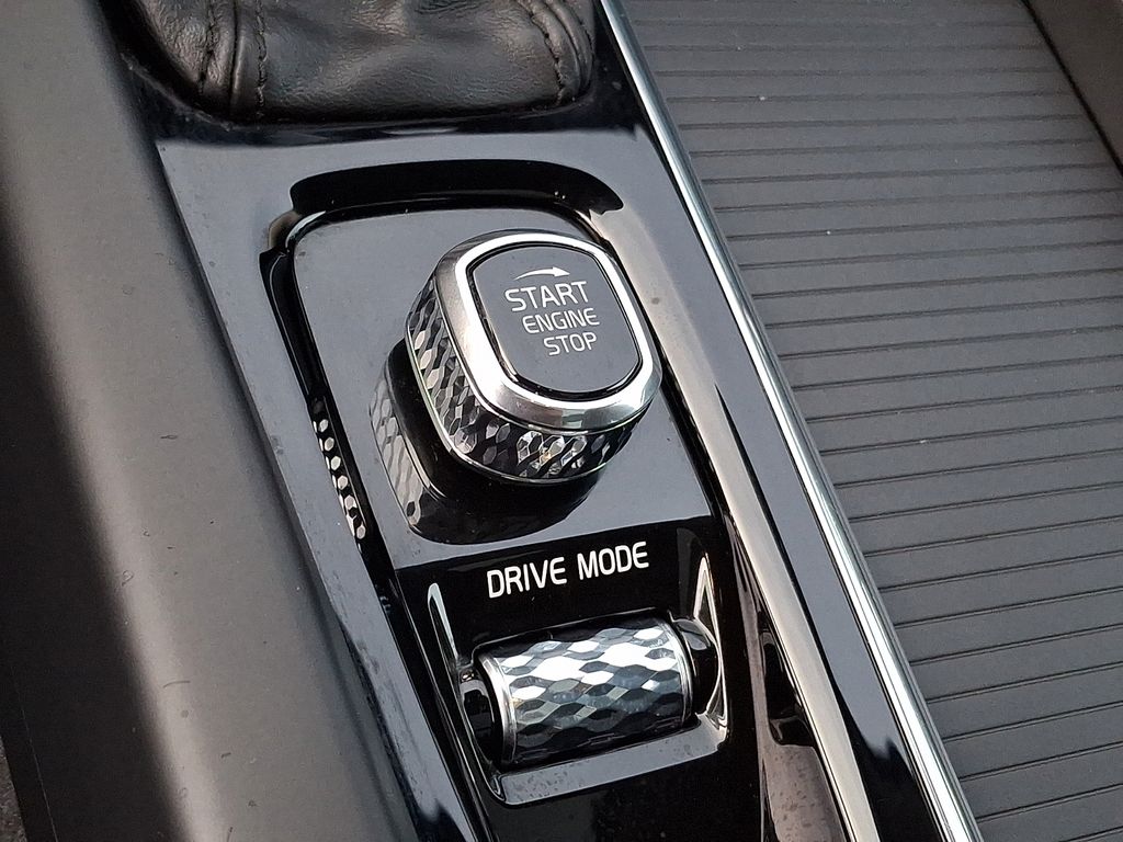 Thumbnail: 2019 Volvo XC60 - 20