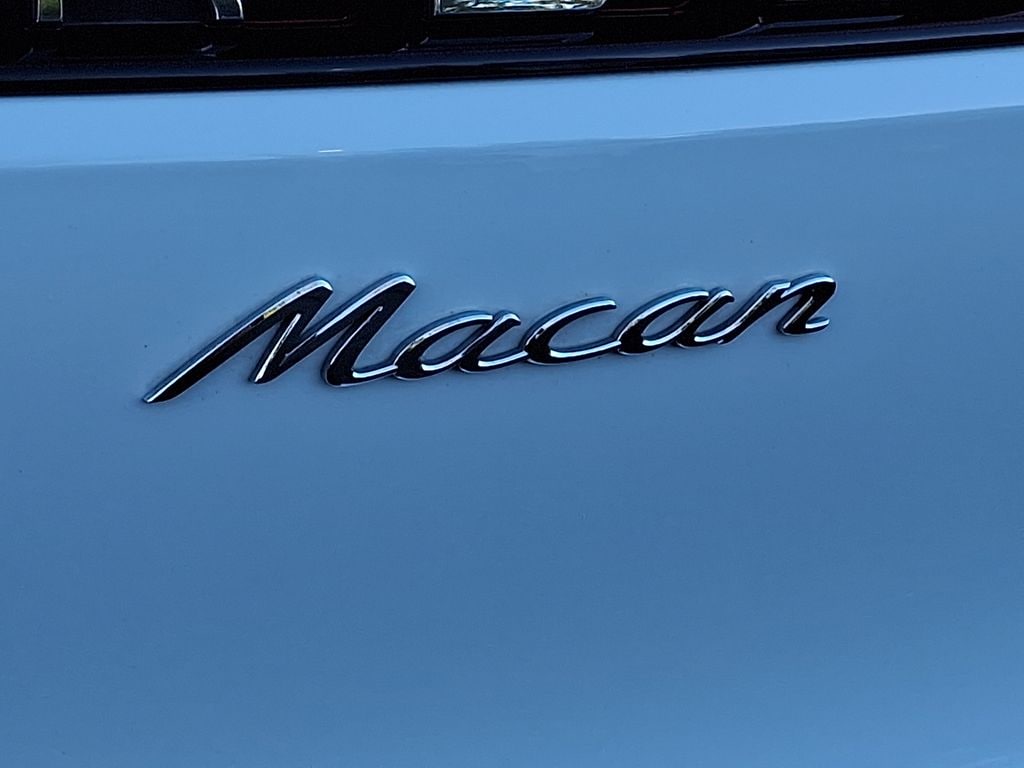 Thumbnail: 2025 Porsche Macan - 28