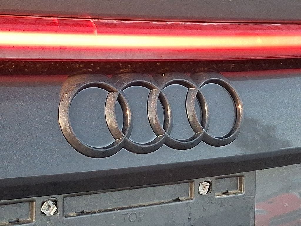 Thumbnail: 2019 Audi Q8 - 30