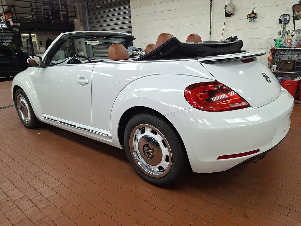 Thumbnail: 2015 Volkswagen Beetle - 6