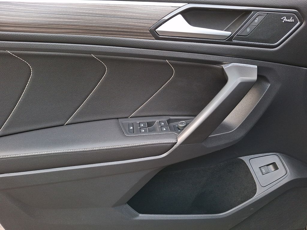 Thumbnail: 2022 Volkswagen Tiguan - 8