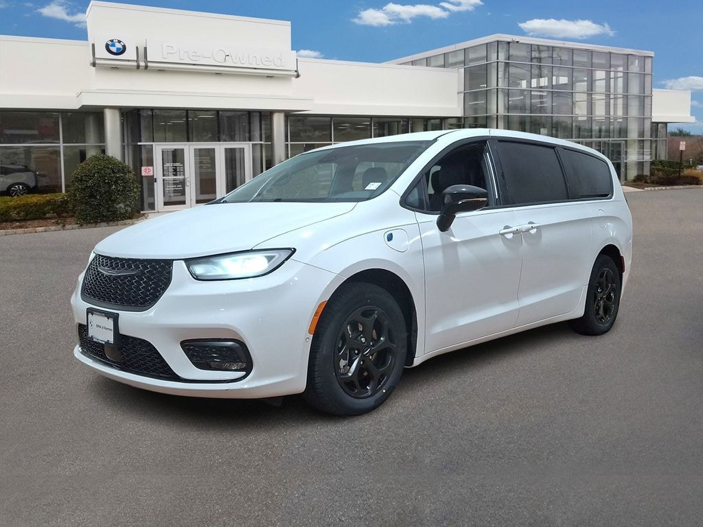Used 2024 Chrysler Pacifica Plug-In Hybrid Select Van Passenger Van