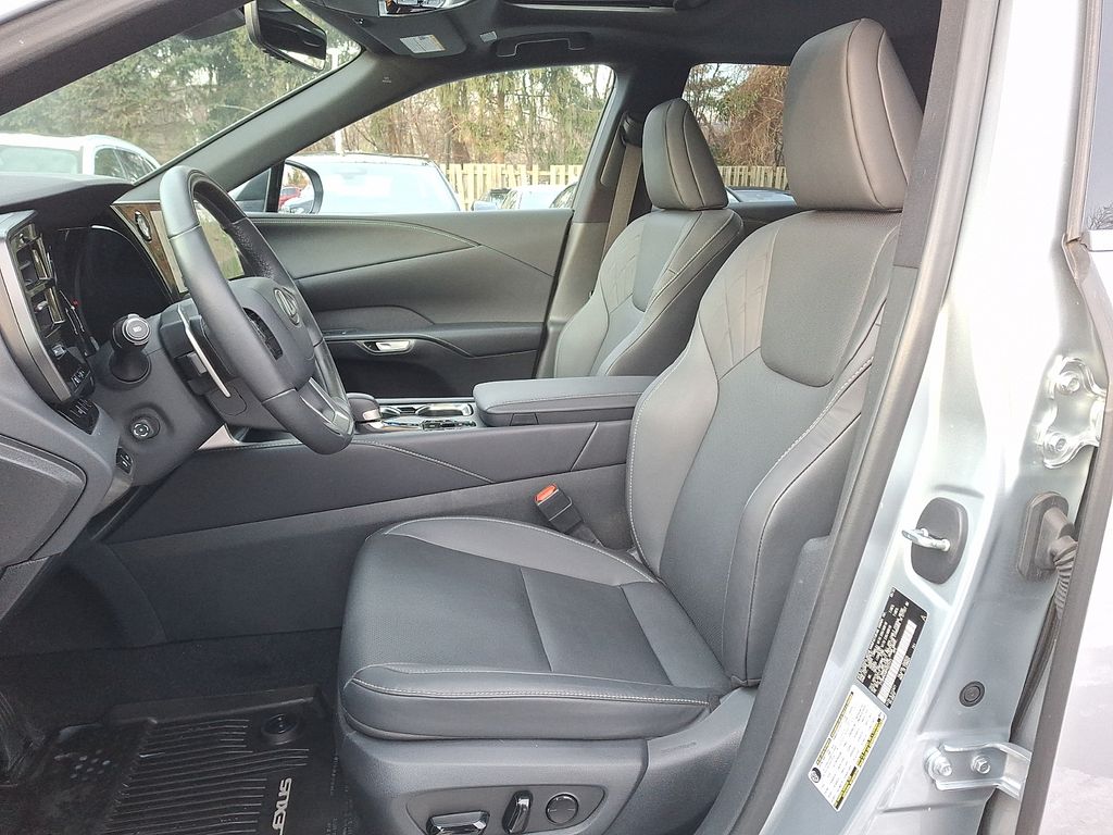 Thumbnail: 2023 Lexus RX - 9