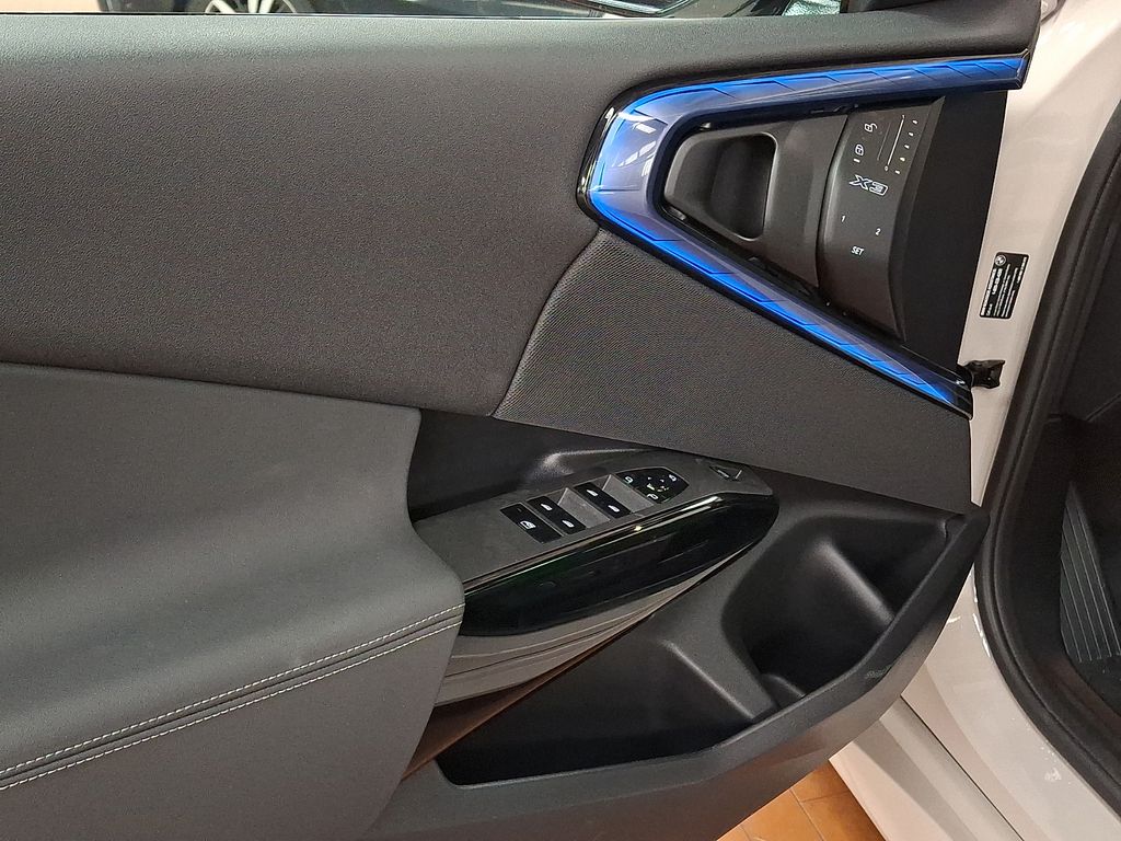 Thumbnail: 2025 BMW X3 - 9