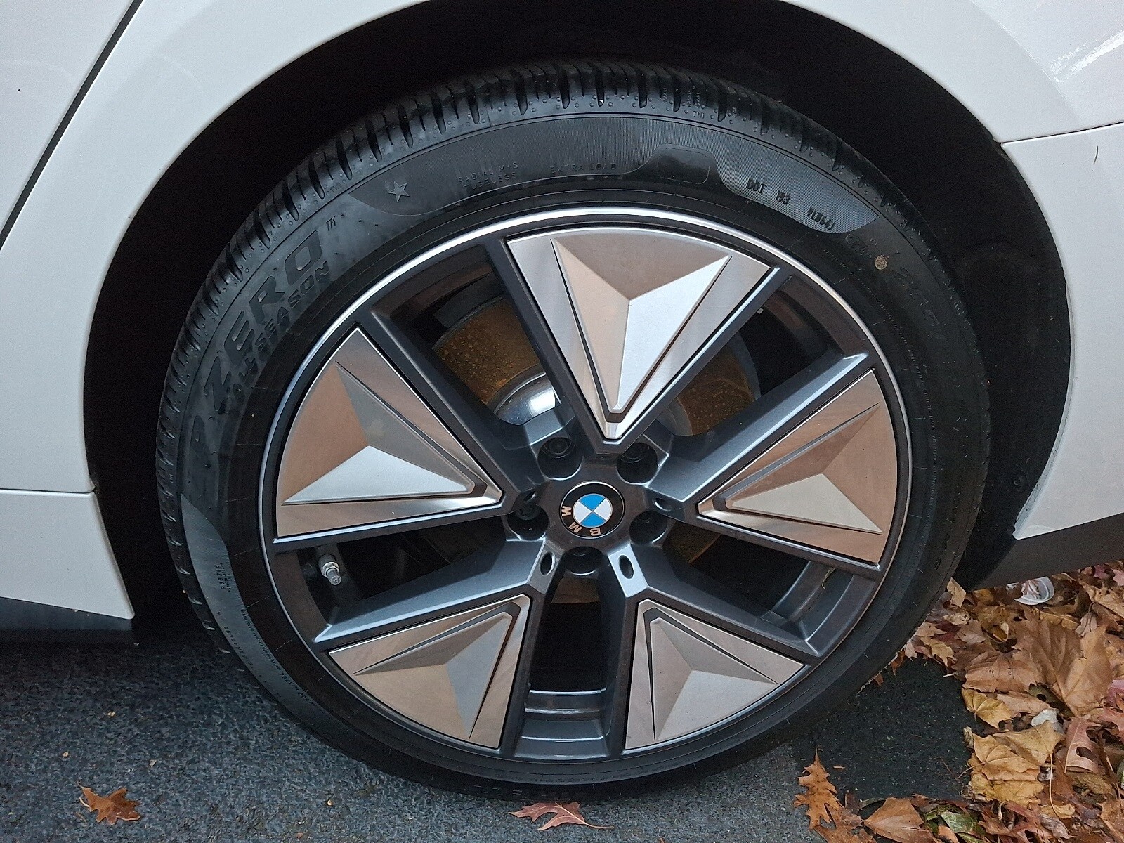 Thumbnail: 2025 BMW i4 - 6