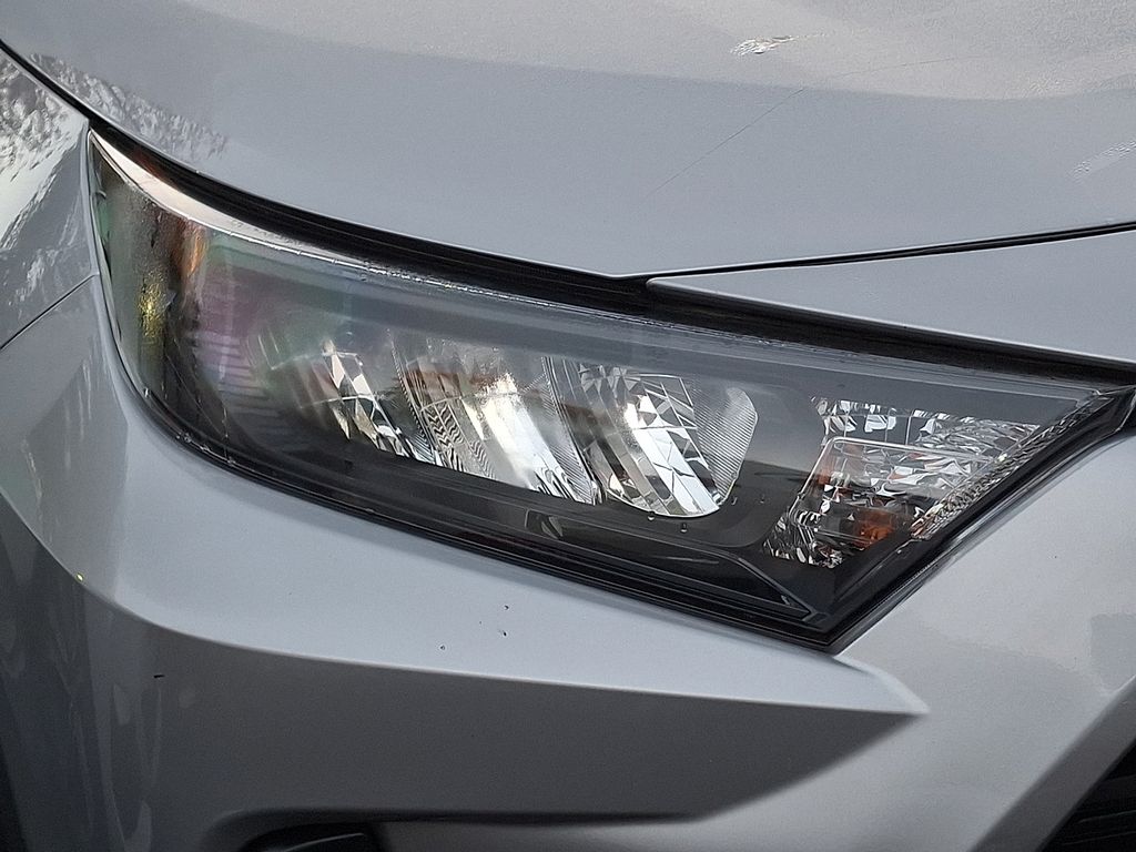 Thumbnail: 2020 Toyota RAV4 - 7