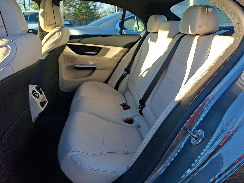 Thumbnail: 2022 Mercedes-Benz C-Class - 7