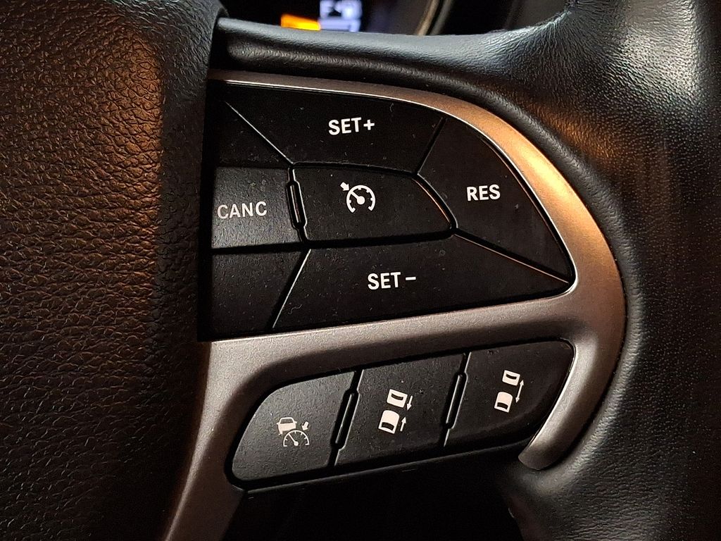 Thumbnail: 2020 Jeep Grand Cherokee - 19