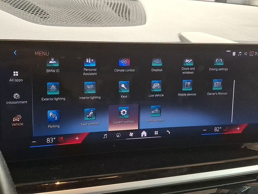 Thumbnail: 2024 BMW X7 - 14