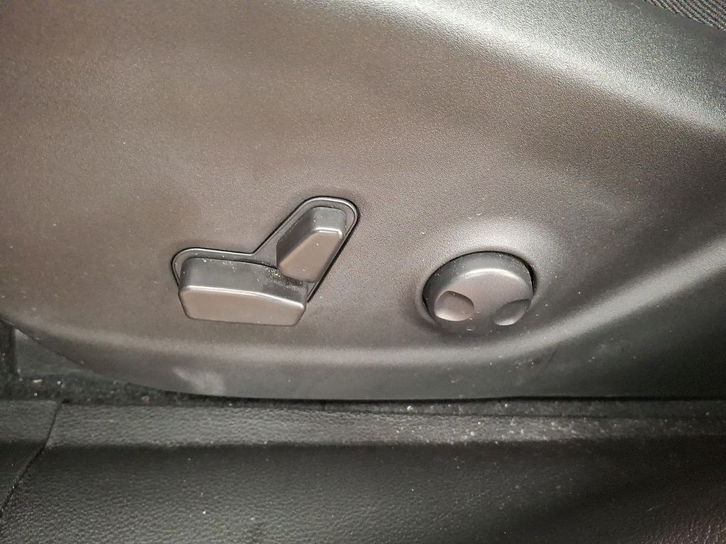 Thumbnail: 2022 Jeep Cherokee - 10