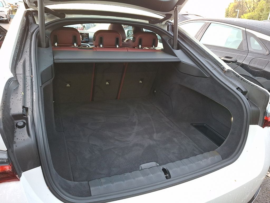 Thumbnail: 2023 BMW i4 - 27