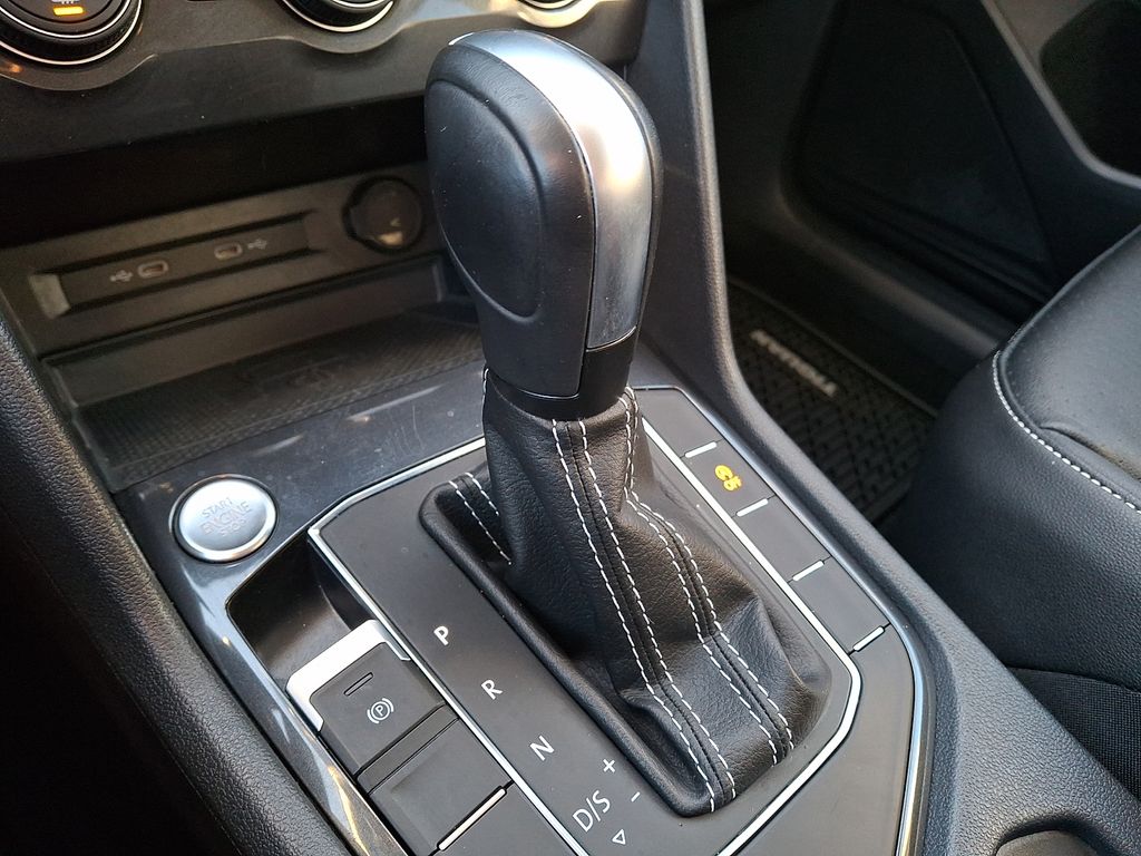 Thumbnail: 2021 Volkswagen Tiguan - 11