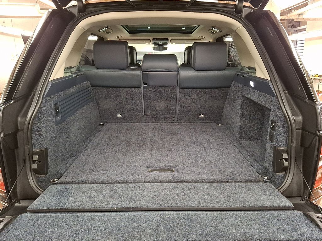 Thumbnail: 2021 Land Rover Range Rover - 25