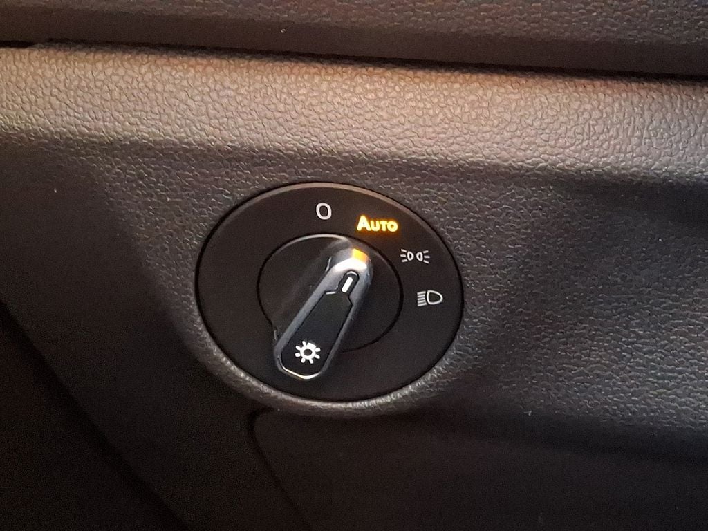 Thumbnail: 2021 Volkswagen Jetta - 23