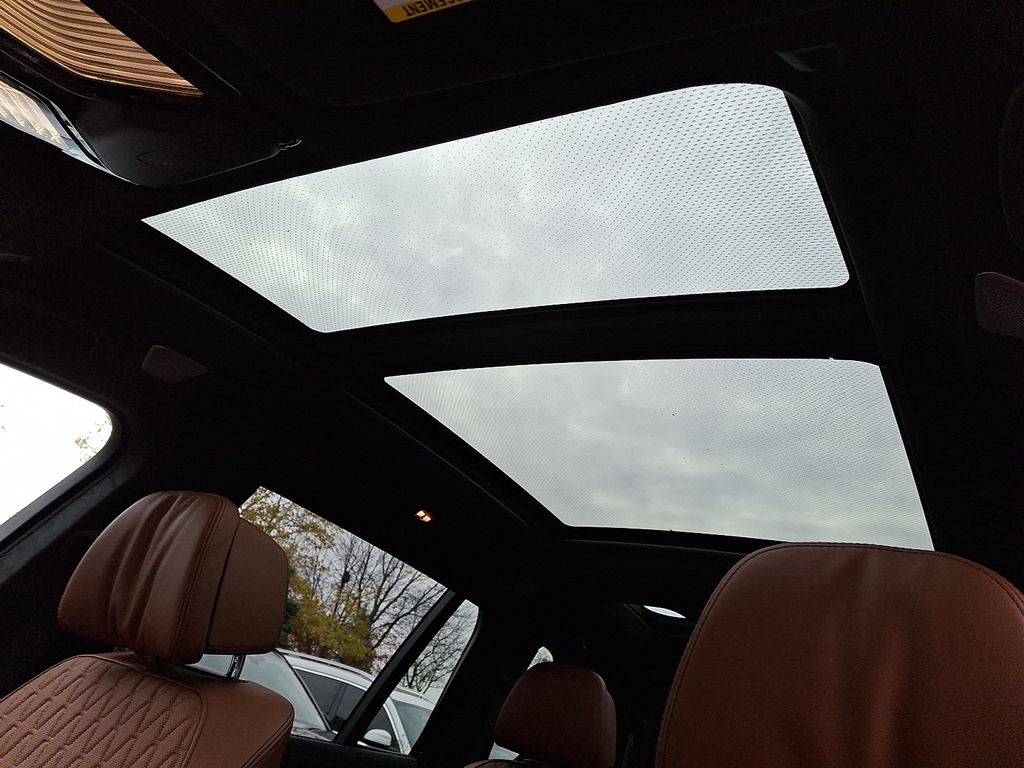 Thumbnail: 2026 BMW X7 - 13