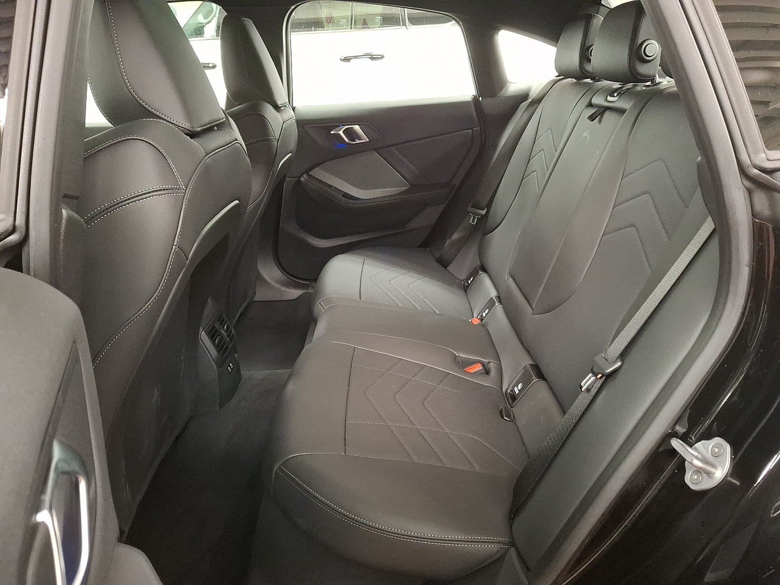 Thumbnail: 2025 BMW 2 Series - 7