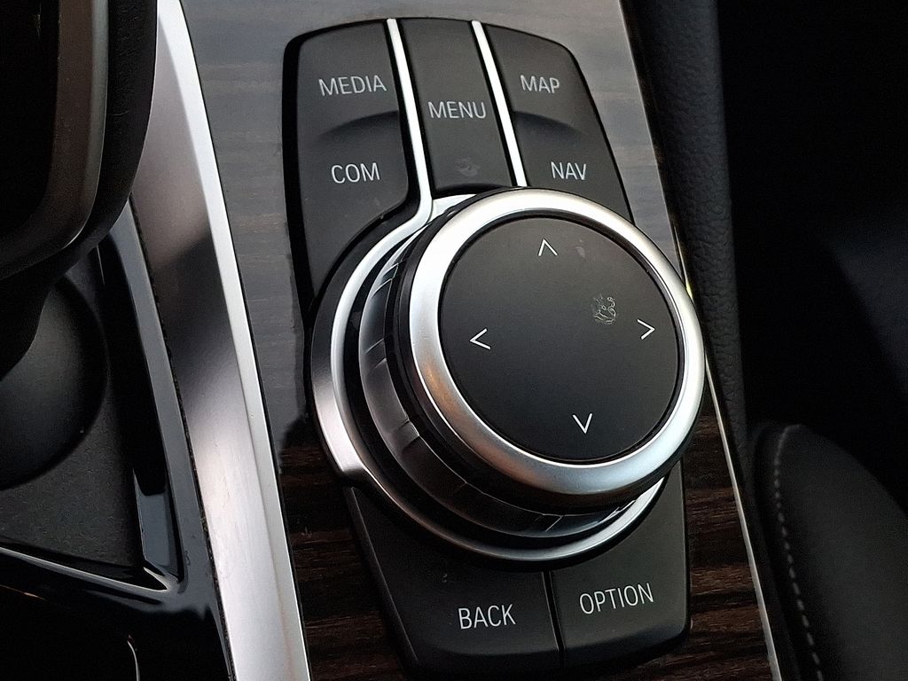2022 BMW 5 Series 540i xDrive 21
