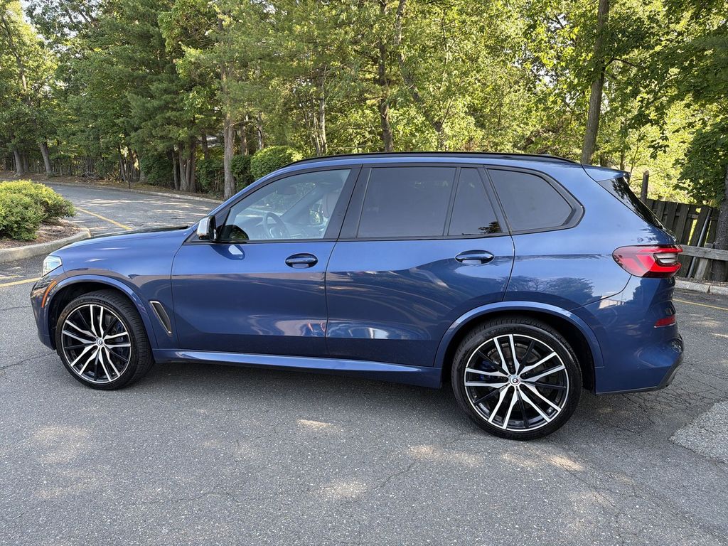 Thumbnail: 2022 BMW X5 - 11