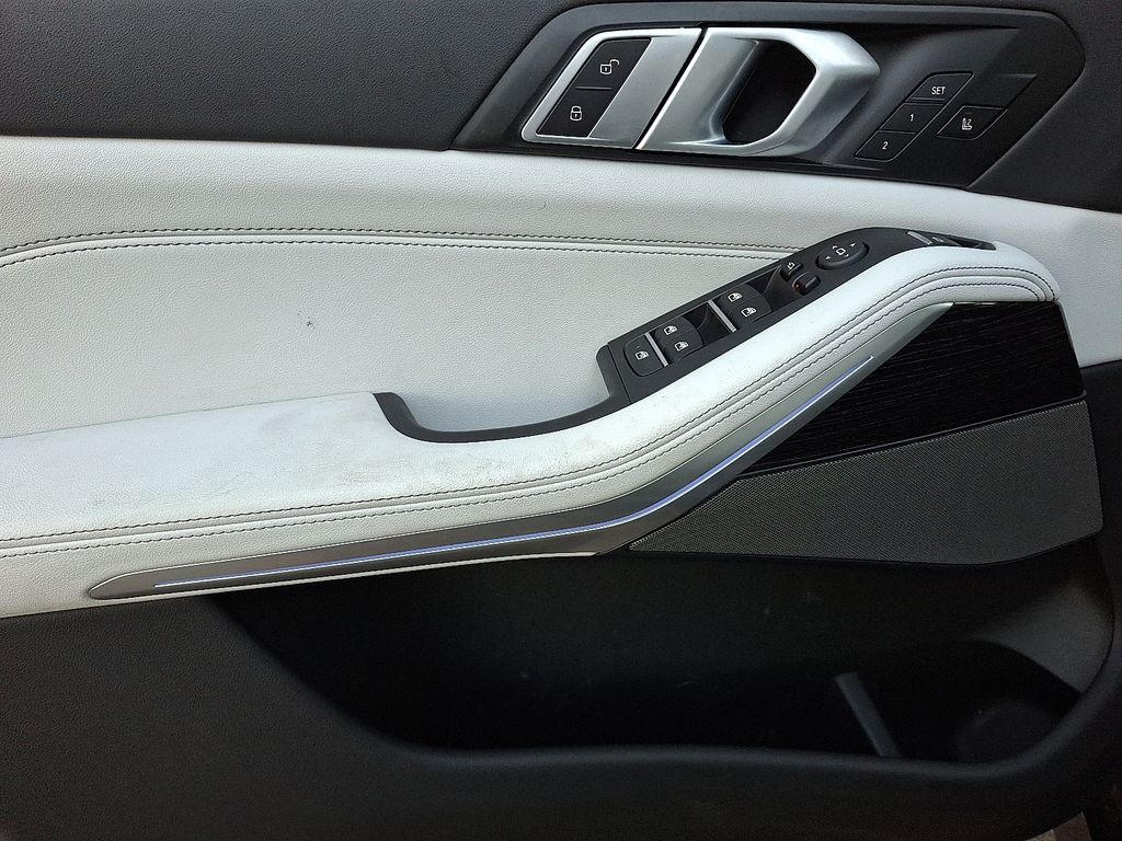 Thumbnail: 2025 BMW X5 - 8