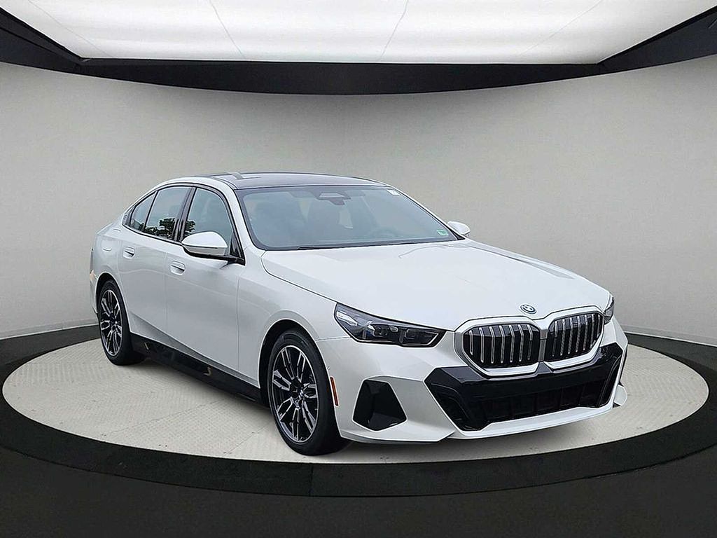 Thumbnail: 2026 BMW 5 Series - 2