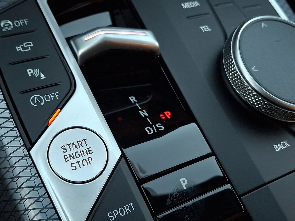 Thumbnail: 2025 BMW 3 Series - 12