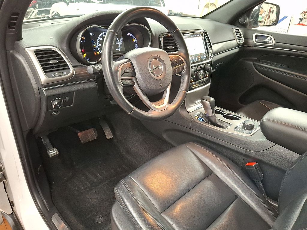 Thumbnail: 2022 Jeep Grand Cherokee - 9