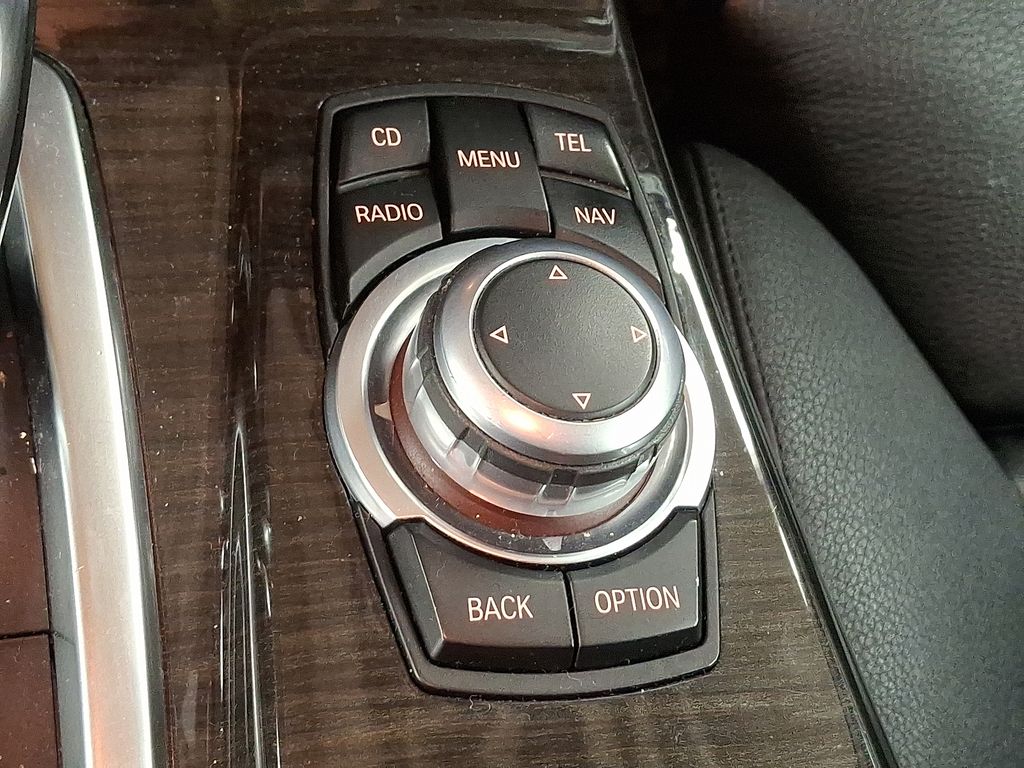 Thumbnail: 2011 BMW 5 Series - 22