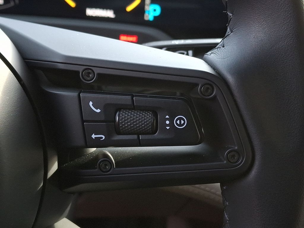 Thumbnail: 2023 Porsche Taycan - 20