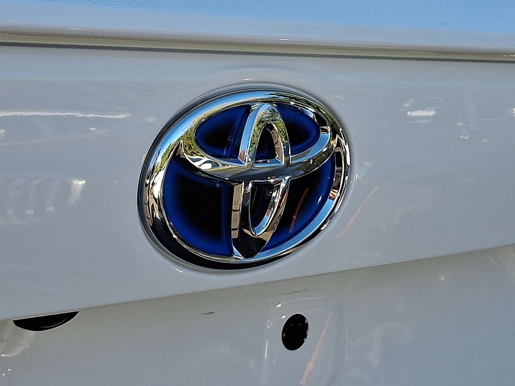 Thumbnail: 2021 Toyota RAV4 - 24