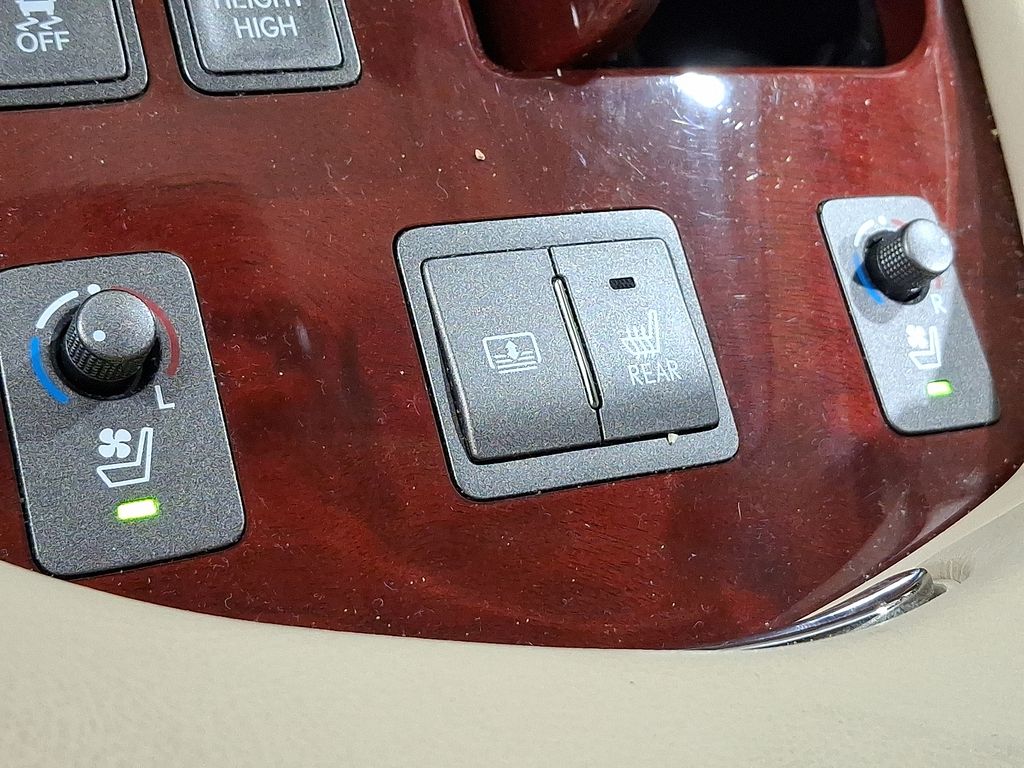 Thumbnail: 2009 Lexus LS - 21