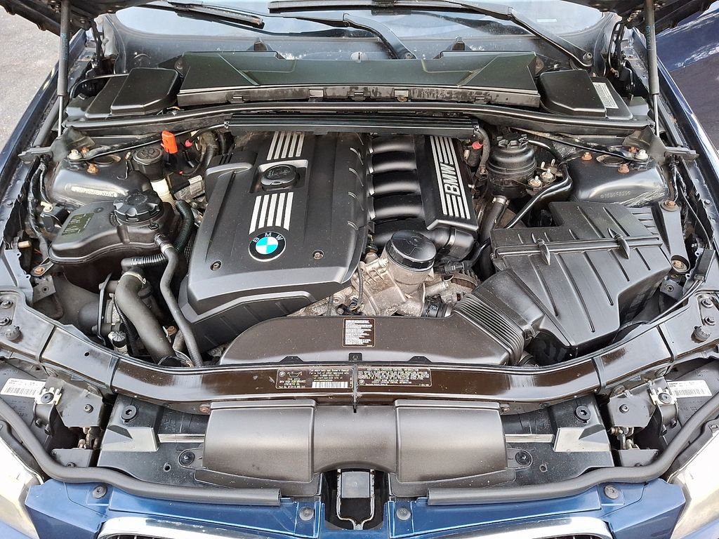 Thumbnail: 2011 BMW 3 Series - 25