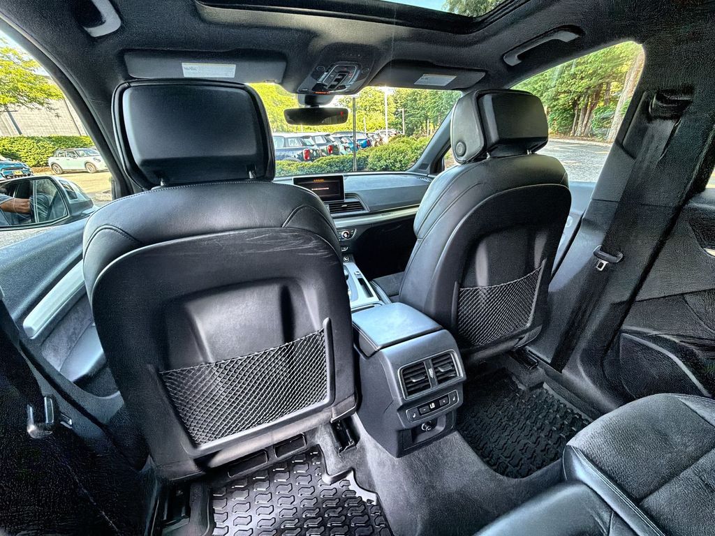 Thumbnail: 2018 Audi SQ5 - 20