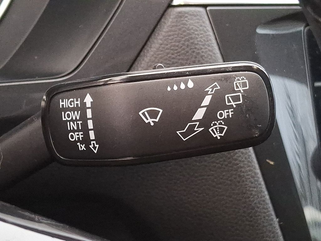 Thumbnail: 2019 Volkswagen Tiguan - 24