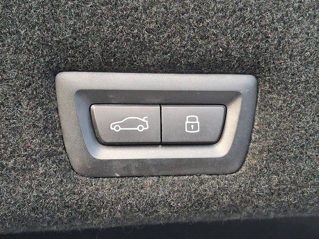 Thumbnail: 2023 BMW 7 Series - 26