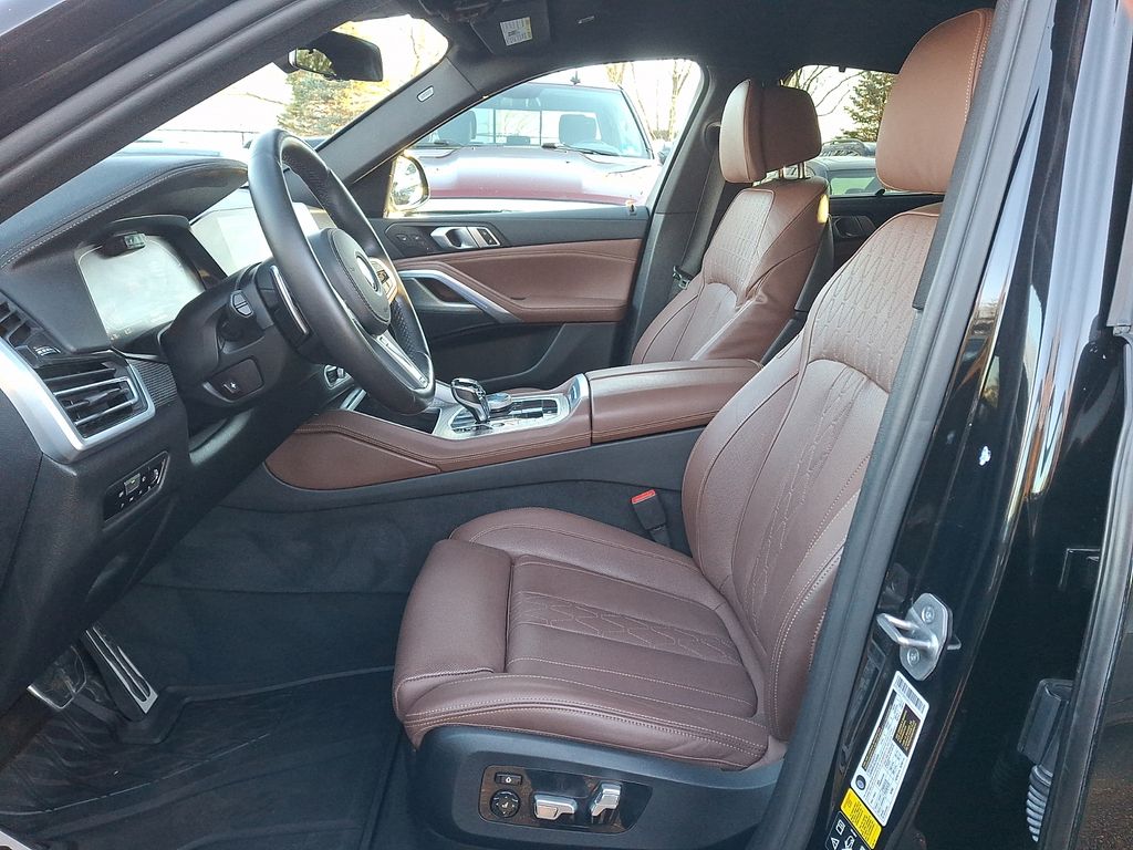 Thumbnail: 2022 BMW X6 - 9