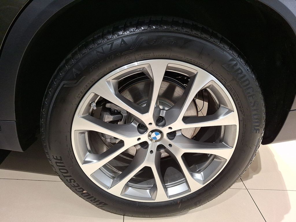 Thumbnail: 2026 BMW X5 - 6