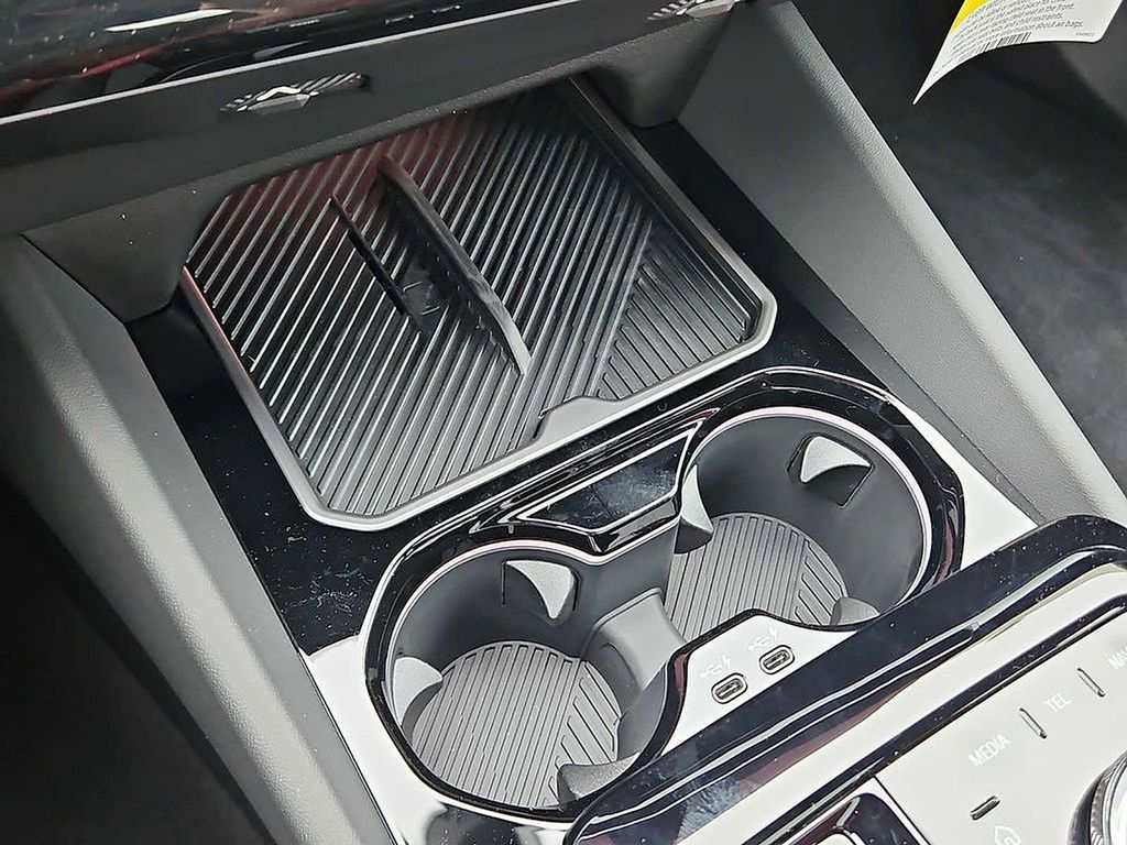 Thumbnail: 2026 BMW 5 Series - 32