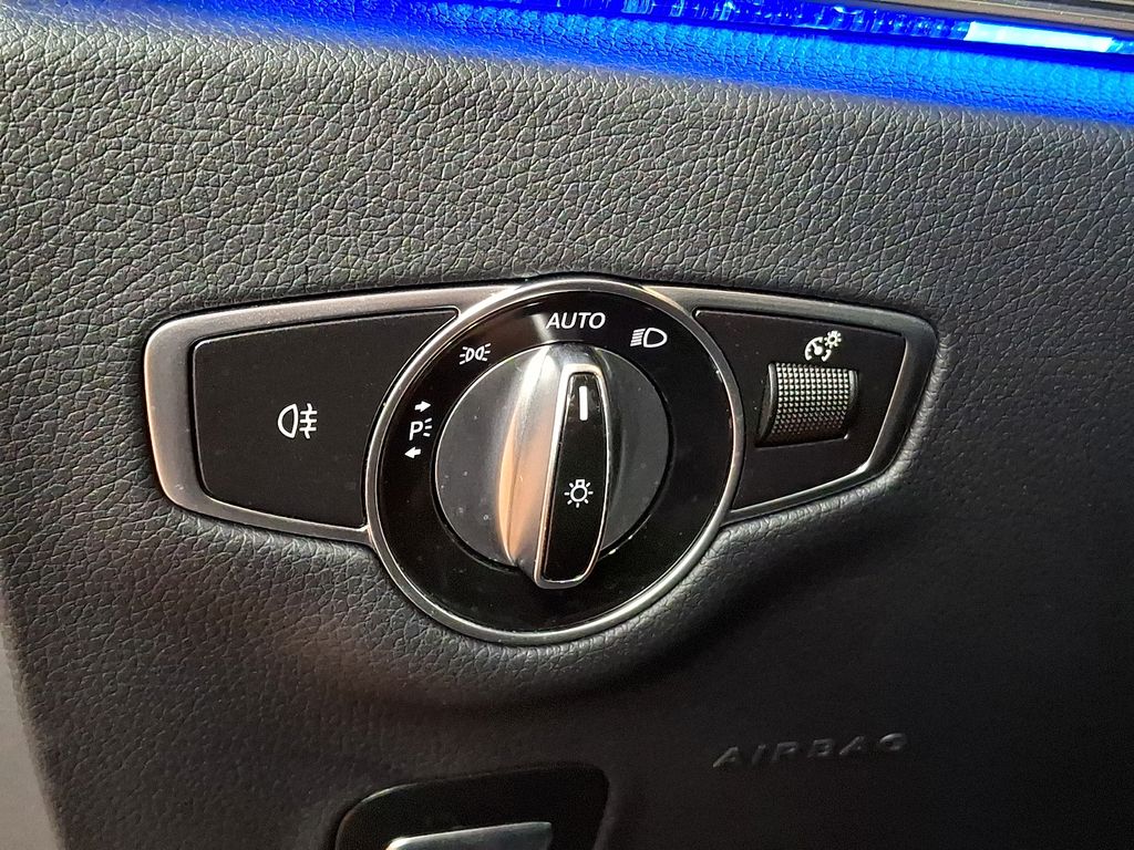 Thumbnail: 2022 Mercedes-Benz E-Class - 20