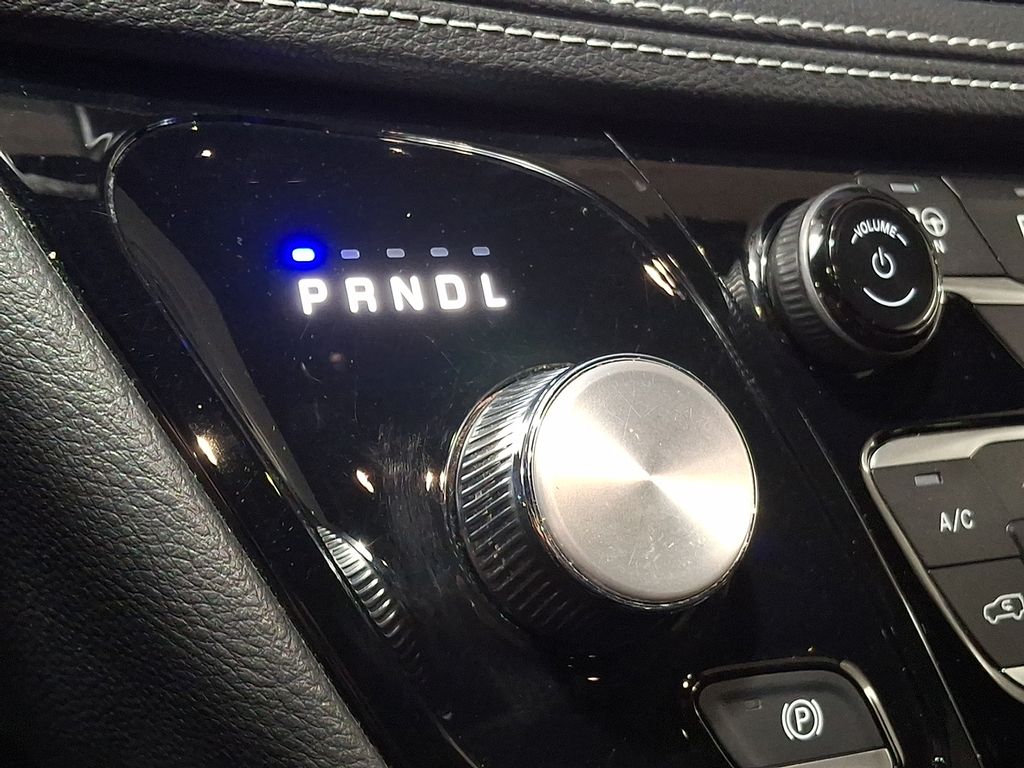 Thumbnail: 2024 Chrysler Pacifica - 12