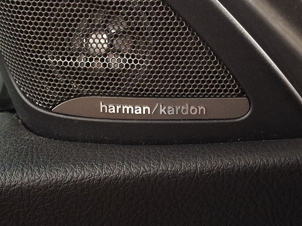 Thumbnail: 2017 BMW M2 - 24