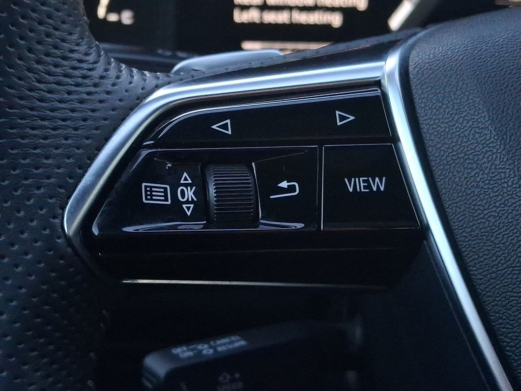 Thumbnail: 2020 Audi S6 - 15