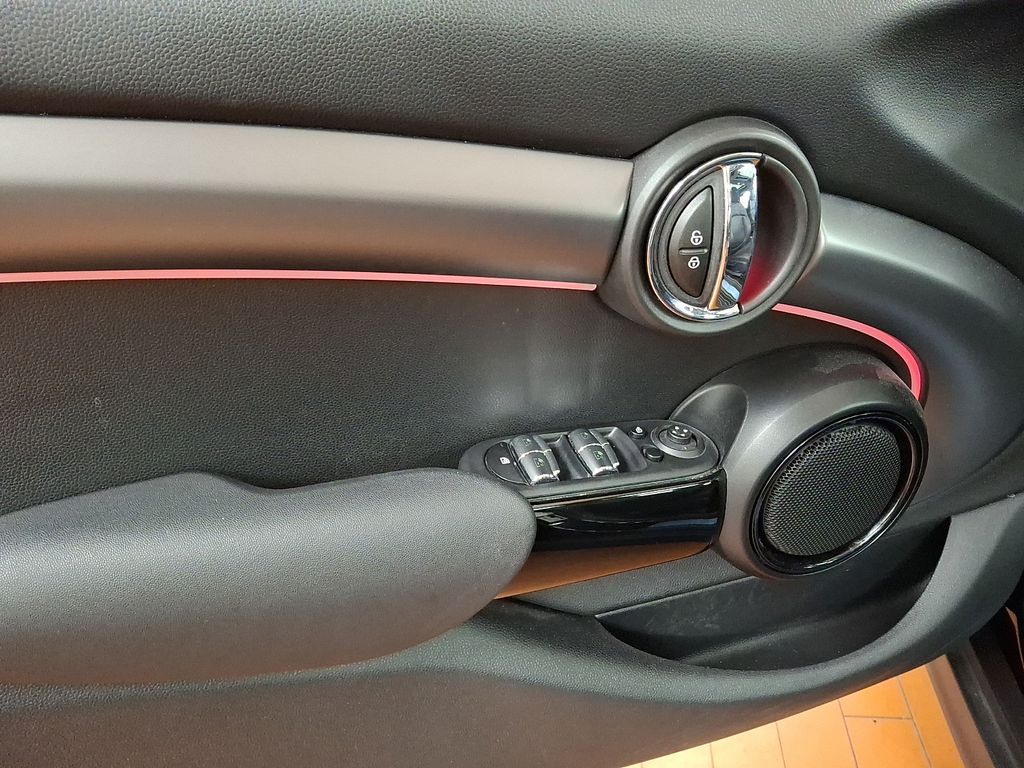 Thumbnail: 2024 MINI Cooper Hardtop - 9