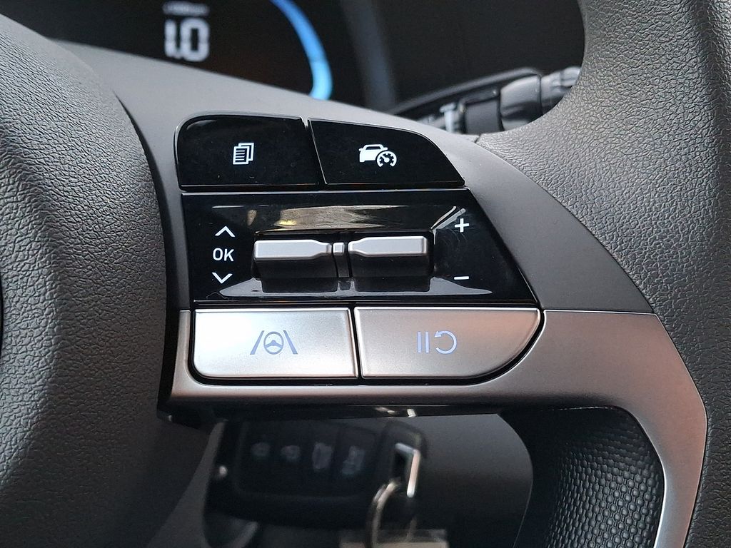 Thumbnail: 2025 Hyundai Elantra - 20