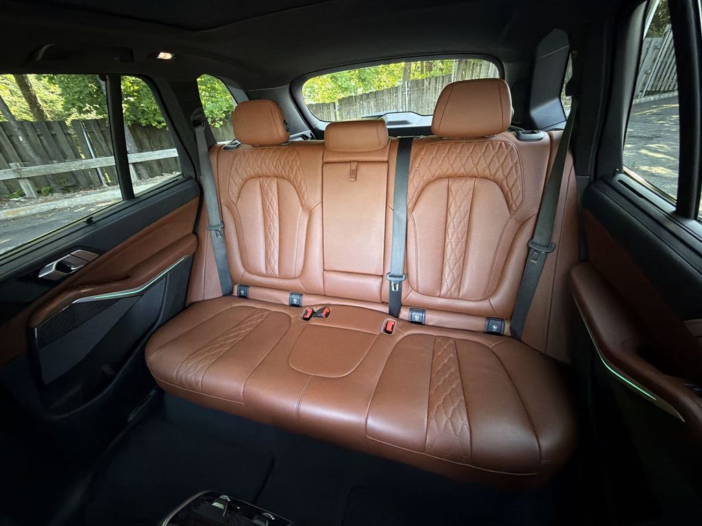 Thumbnail: 2022 BMW X5 - 21