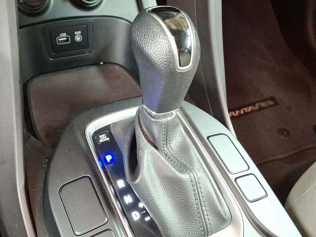 Thumbnail: 2017 Hyundai Santa Fe - 12