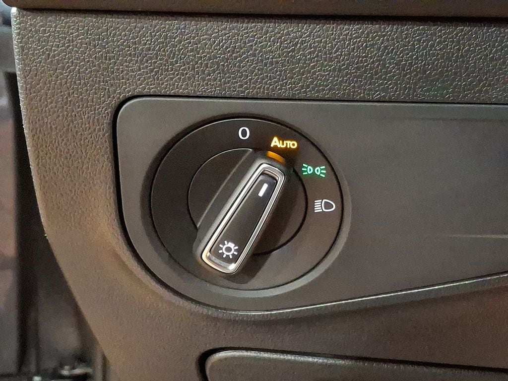 Thumbnail: 2023 Volkswagen Tiguan - 24