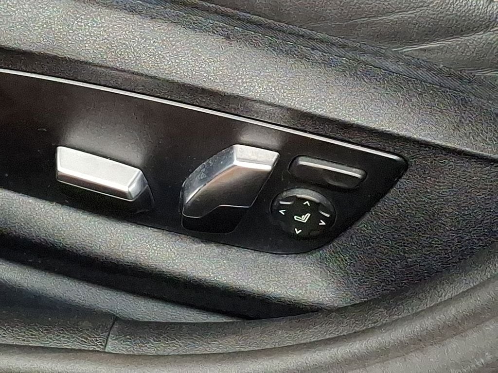 Thumbnail: 2023 BMW 5 Series - 10