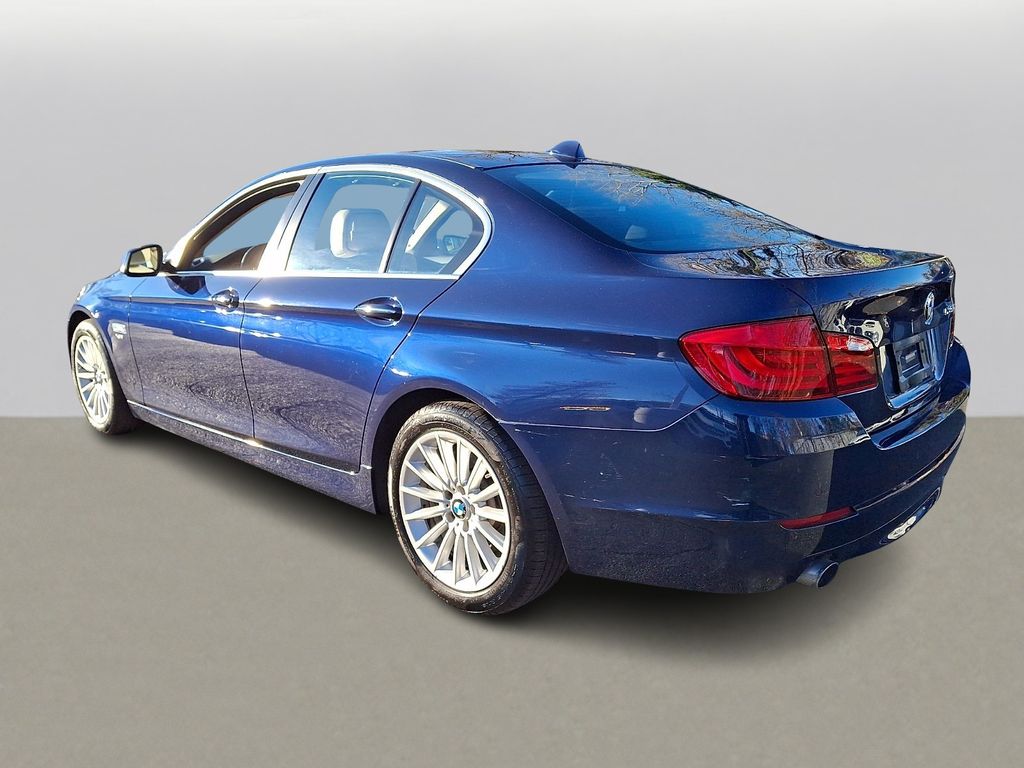 Thumbnail: 2011 BMW 5 Series - 5