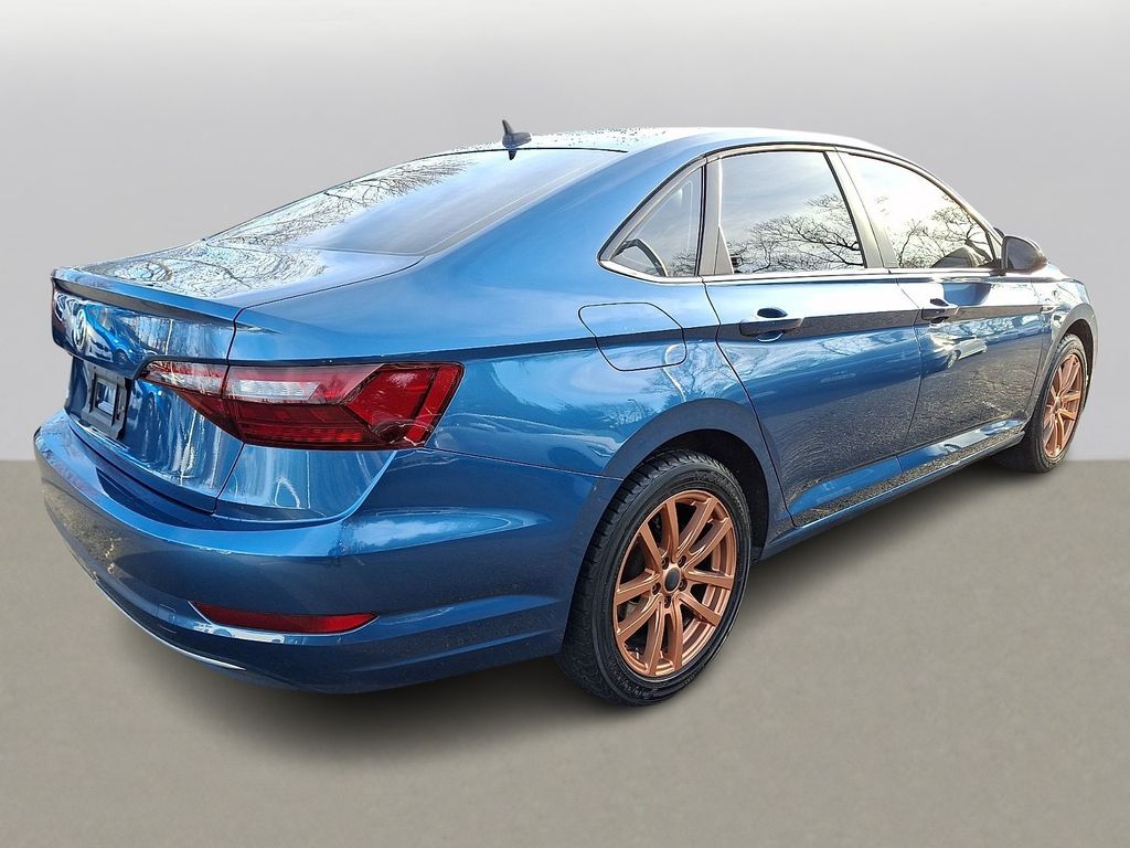 Thumbnail: 2021 Volkswagen Jetta - 4